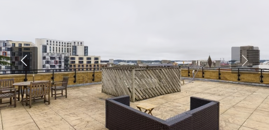 Modern Double Room Available in 2-Bedroom Flat
