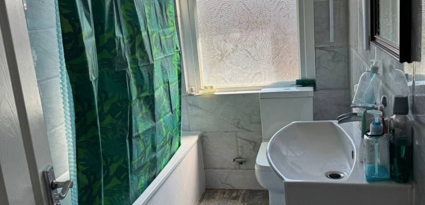 Double bedroom is available at IG1 1TT for £750 PCM