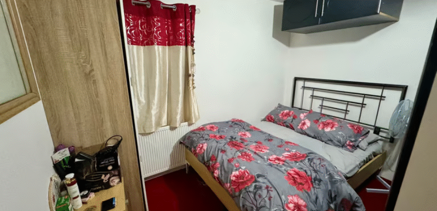 2-Bedroom Flat for Rent in UB5 5RF