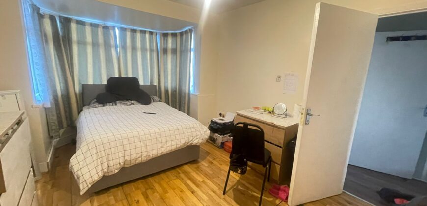 Spacious Rooms Available in N9 7BX