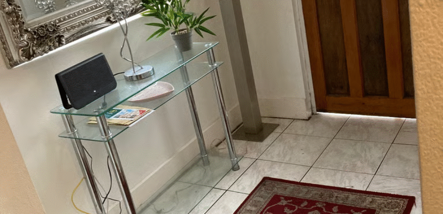 🏠 Small Double Room Available – SW17 9SE – £600/month (All Bills Included)