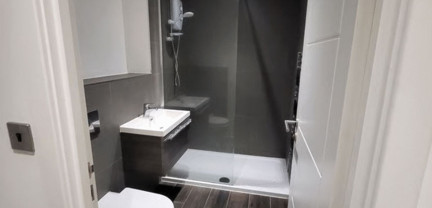 Modern 1-Bedroom Flat Available – CV1 3DG – £1,400 PCM (All Bills Included)