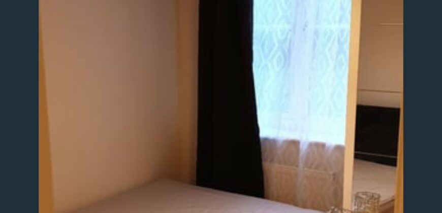 2 Beautiful Double Rooms Available – RM6 4BT
