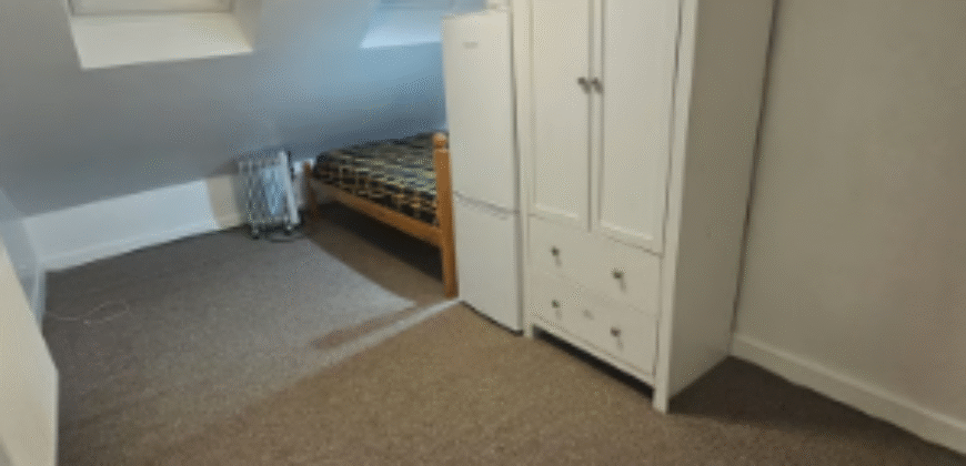 🌟 Beautiful Ensuite Double Room Available – ME5 7BJ 🌟