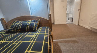 🌟 Beautiful Ensuite Double Room Available – ME5 7BJ 🌟