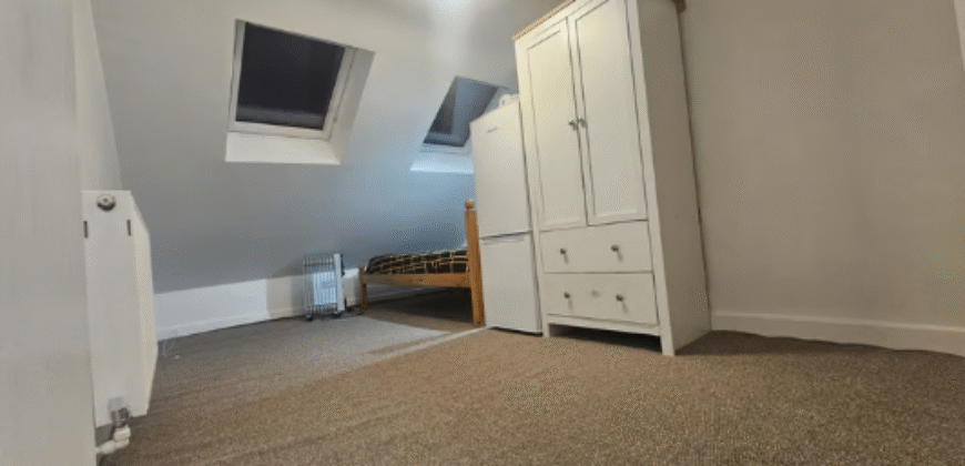 🌟 Beautiful Ensuite Double Room Available – ME5 7BJ 🌟