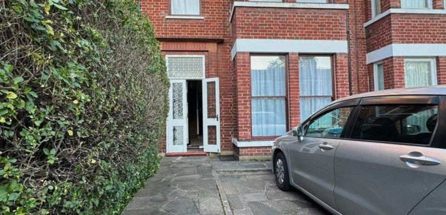 Spacious 4-Bedroom House to Rent in IG1 3LL – £2,950 PCM