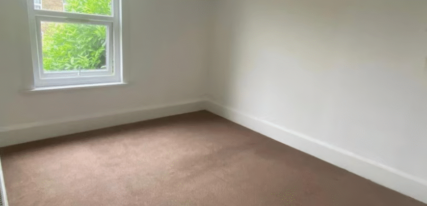 Spacious 4-Bedroom House to Rent in IG1 3LL – £2,950 PCM