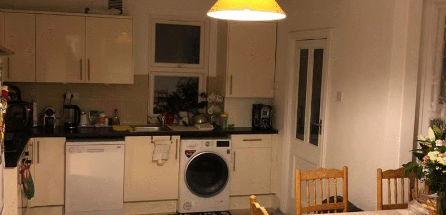 Spacious 4-Bedroom House to Rent in IG1 3LL – £2,950 PCM