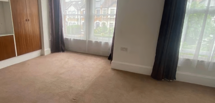 Spacious 4-Bedroom House to Rent in IG1 3LL – £2,950 PCM