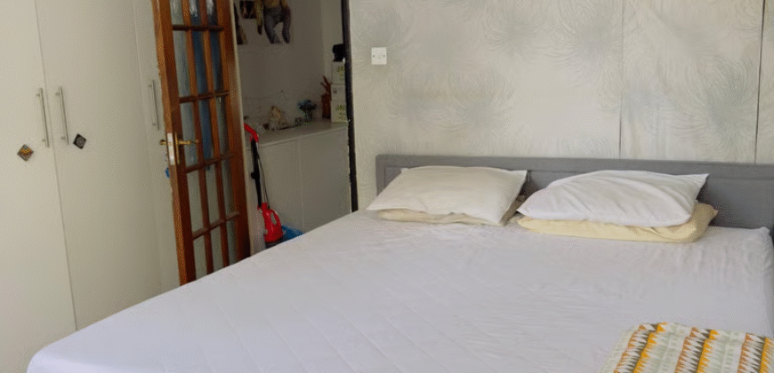 Double Room with Private Balcony – CR4 1XB | £900 PCM – All Bills Included