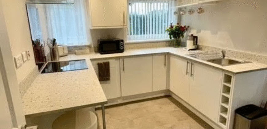 Beautiful Fully Furnished Flat Available – BS8 3UW