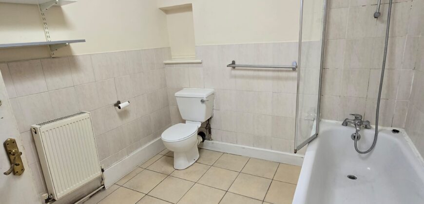 1-Bedroom Flat to Rent – IG2 7RR – £1,400 PCM