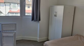 Studio Room to Rent – CR4 2LW  £1,400 per month
