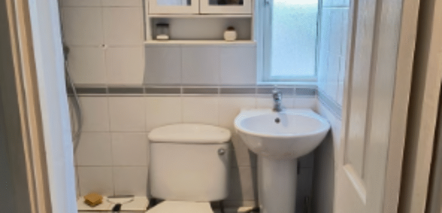 Ensuite Double Room for Rent – Aldborough Road South, Ilford IG3 8EZ