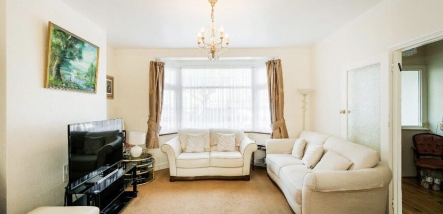 3 Bedroom House Available – IG2 7RP £2,800 per month