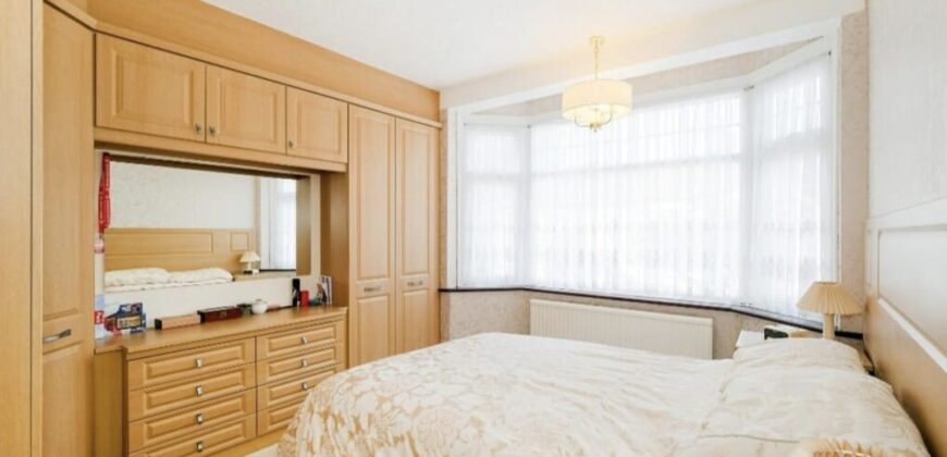 3 Bedroom House Available – IG2 7RP £2,800 per month